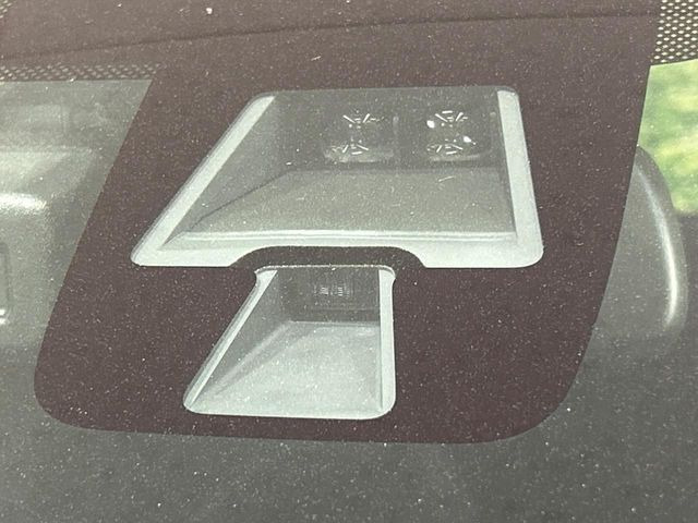 �y�G�}�[�W�F���V�[�u���[�L�z���s���ɑO���̎ԗ�����F�����A�Փ˂������Ȏ��͌x��ƃu���[�L�ŏՓˉ���Ɣ�Q�y�����A�V�X�g�B�����S�Ƀh���C�u�����y���݂��������܂��B