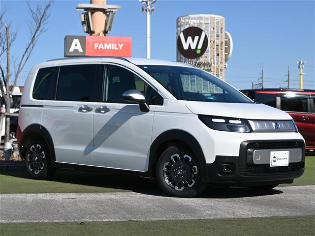 フリード1.5 e:HEV クロスター