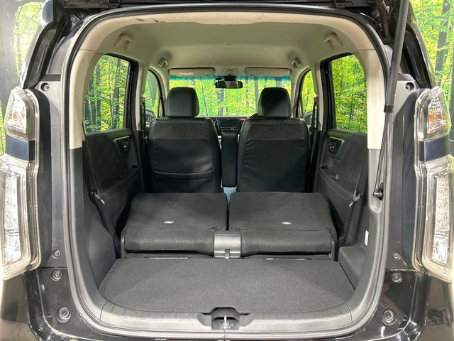 ���i�̂���������ʋ΁A���}���ɏ\���ȉ׎��X�y�[�X���m�ۂ��Ă���܂��B�Z�J���h�V�[�g��|���ƁA�傫�ȉו��̐ύڂ��\�ł���