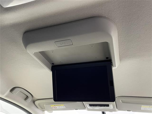 セレナ1.2 e-POWER ハイウェイスターV アーバンクロム