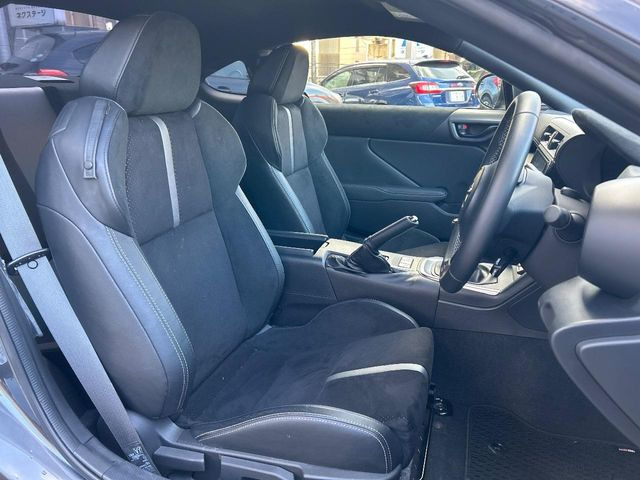 �y�n�[�t���U�[�V�[�g�z�������ƍ���S�n�𗼗������l�C�̃V�[�g���w�ʁE���ʂ̃t�@�u���b�N�f�ނ́A�ʋC���̗ǂ��⊊��ɂ����ɗD��Ă��܂��B�C���╞���ɍ��E���ꂸ���K�ɂ���肢�������܂��B