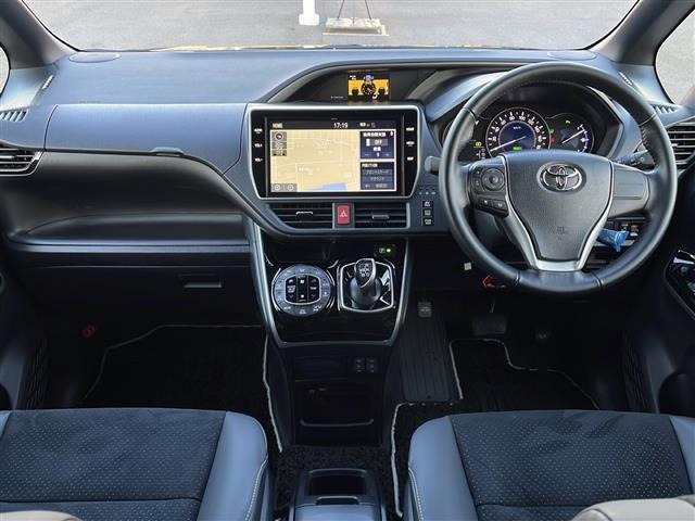 ヴォクシー1.8 ハイブリッド ZS 煌III