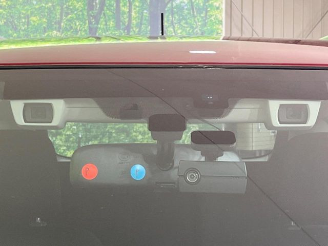 �y�Փˌy�����u�z�O���̎ԗ��������m���A�Փ˂������Ȏ��͌x��Œ��ӂ𑣂��A�u���[�L�𓥂ޗ͂��T�|�[�g�B�u���[�L�𓥂߂Ȃ������ꍇ�͏Փ˔�Q�y���u���[�L���쓮�A�Փˉ�����T�|�[�g���܂��B