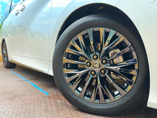 �y����19�C���`�A���~�z�C�[���z�O�ςɃ}�b�`���������A���~�z�C�[���𑕒����Ă���܂��B�e��ЊO�A���~�z�C�[����A�X�^�b�h���X�^�C�����戵�����Ă���܂��B���񂲑��k����������