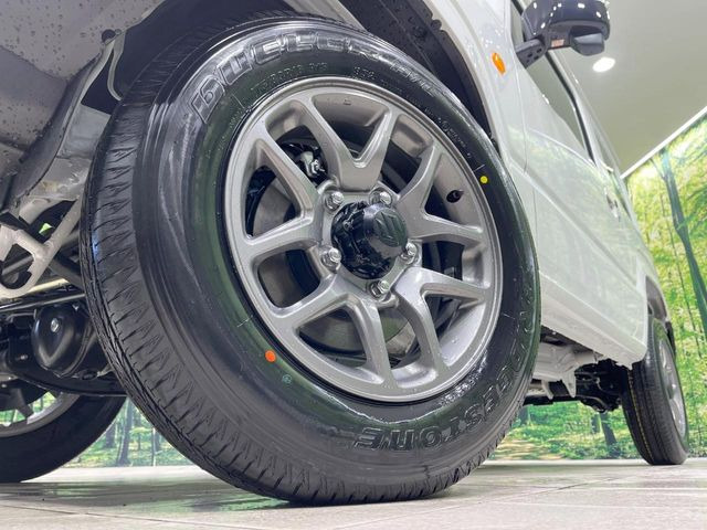 �y����16�C���`�A���~�z�C�[���z�O�ςɃ}�b�`���������A���~�z�C�[���𑕒����Ă���܂��B�e��ЊO�A���~�z�C�[����A�X�^�b�h���X�^�C�����戵�����Ă���܂��B���񂲑��k����������