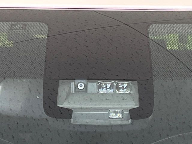 �y�g���^�Z�[�t�e�B�Z���X�z���s���ɑO���̎ԗ�����F�����A�Փ˂������Ȏ��͌x��ƃu���[�L�ŏՓˉ���Ɣ�Q�y�����A�V�X�g�B�����S�Ƀh���C�u�����y���݂��������܂��B