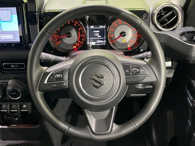 �y�����v�����X�e�A�����O�z�㎿�Ȋv���g�p���邱�ƂŁA��ɂ����������݂ƂĂ��^�]���₷���n���h���ł���