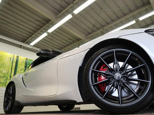 �y����19�C���`�A���~�z�C�[���z�O�ςɃ}�b�`���������A���~�z�C�[���𑕒����Ă���܂��B�e��ЊO�A���~�z�C�[����A�X�^�b�h���X�^�C�����戵�����Ă���܂��B���񂲑��k����������