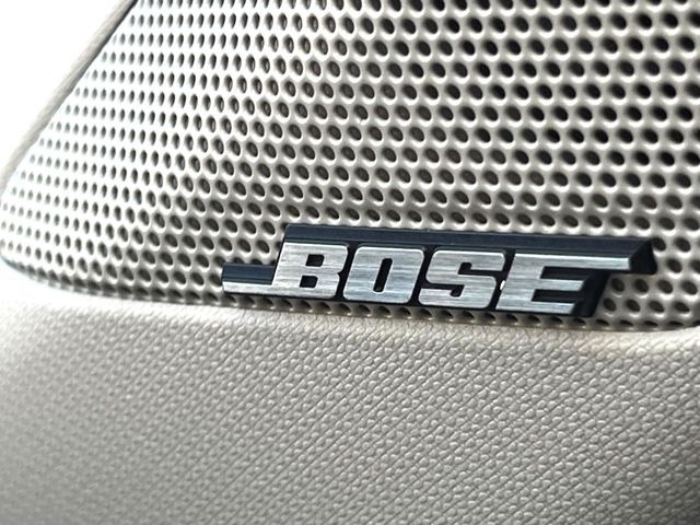 �yBOSE�T�E���h�V�X�e���z���i�ʃT�E���h�V�X�e���𓋍ځB��p�̃`���[�j���O���{���ꂽ�召�l�X�ȃX�s�[�J�[����ǎ��ȃT�E���h���t�ł��A�Տꊴ���ӂ�鉹����Ԃ����o���܂��B