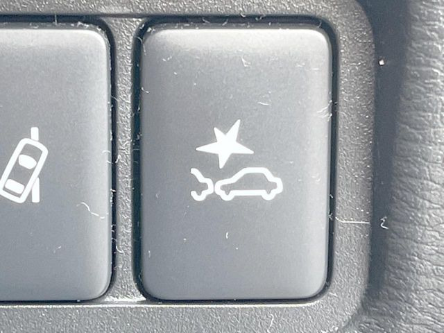 �y�O�He-Assist�z���s���ɑO���̎ԗ�����F�����A�Փ˂������Ȏ��͌x��ƃu���[�L�ŏՓˉ���Ɣ�Q�y�����A�V�X�g�B�����S�Ƀh���C�u�����y���݂��������܂��B