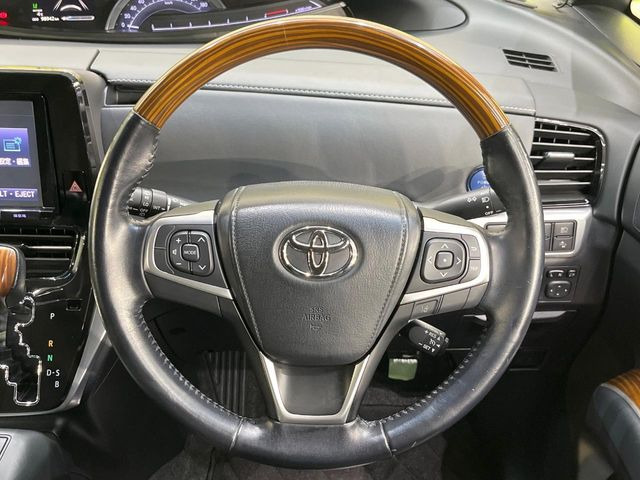 �y�����v�����X�e�A�����O�z�㎿�Ȋv���g�p���邱�ƂŁA��ɂ����������݂ƂĂ��^�]���₷���n���h���ł���