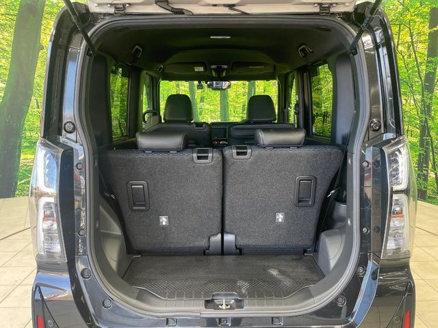 ���i�̂���������ʋ΁A���}���ɏ\���ȉ׎��X�y�[�X���m�ۂ��Ă���܂��B�Z�J���h�V�[�g��|���ƁA�傫�ȉו��̐ύڂ��\�ł���