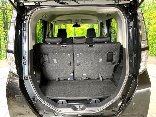 ���i�̂���������ʋ΁A���}���ɏ\���ȉ׎��X�y�[�X���m�ۂ��Ă���܂��B�Z�J���h�V�[�g��|���ƁA�傫�ȉו��̐ύڂ��\�ł���