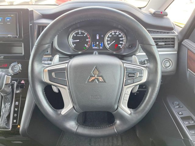 �y�����v�����X�e�A�����O�z�㎿�Ȋv���g�p���邱�ƂŁA��ɂ����������݂ƂĂ��^�]���₷���n���h���ł���