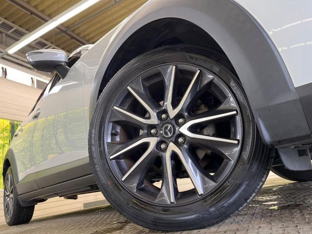 �y����18�C���`�A���~�z�C�[���z�O�ςɃ}�b�`���������A���~�z�C�[���𑕒����Ă���܂��B�e��ЊO�A���~�z�C�[����A�X�^�b�h���X�^�C�����戵�����Ă���܂��B���񂲑��k����������