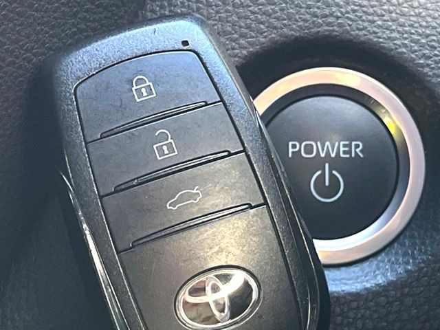 �y�X�}�[�g�L�[�z�J�o����|�P�b�g�ɓ��ꂽ�܂܂ł��h�A�̎{���E�������\�ȃX�}�[�g�L�[�𑕔��B�G���W���̃I���E�I�t�����J�M�����o���K�v����������Ƃ��Ă��֗��ł���