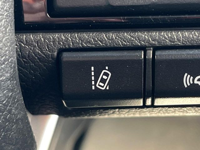 �y���[���g���[�V���O�A�V�X�g�z�������H���s���A�Ԑ�����͂ݏo�������ɂȂ�ƃ��[���̒����𑖂�悤�ɃX�e�A�����O������A�V�X�g�B�����S�ȉ^�]���T�|�[�g���Ă���܂�!