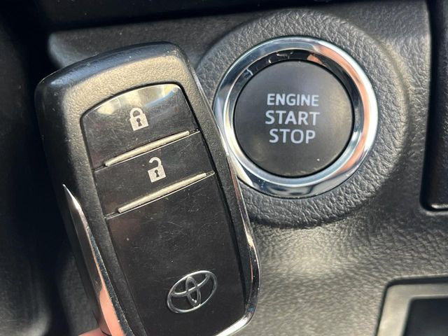 �y�X�}�[�g�L�[�z�J�o����|�P�b�g�ɓ��ꂽ�܂܂ł��h�A�̎{���E�������\�ȃX�}�[�g�L�[�𑕔��B�G���W���̃I���E�I�t�����J�M�����o���K�v����������Ƃ��Ă��֗��ł���