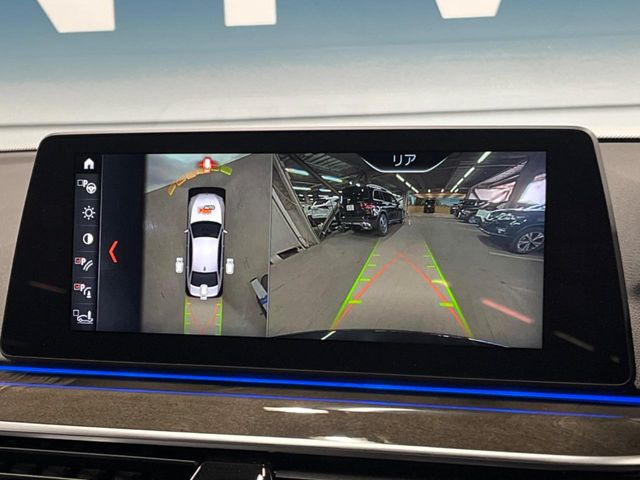 ���p�m���~�b�N�r���[���j�^�[:��p�̃J�����ɂ��A�ォ�猩���낵���悤�Ȏ��_��360�x�N���}�̎��͂��m�F���邱�Ƃ��ł��܂������p�������m�F���₷���A�����ꏊ�ł̐؂�Ԃ��⒓�Ԃ��X���[�Y�ɍs���܂��B