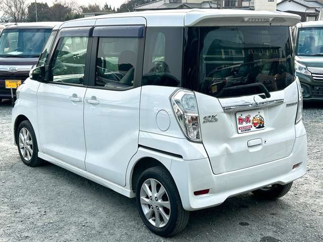 ���X�ł͌y�����Ԃ��畁�ʎԂ܂ŕ��L���I�[�����[�J�[�̎Ԏ�E�F�E�O���[�h��L�x�ɑ����Ă���܂��B