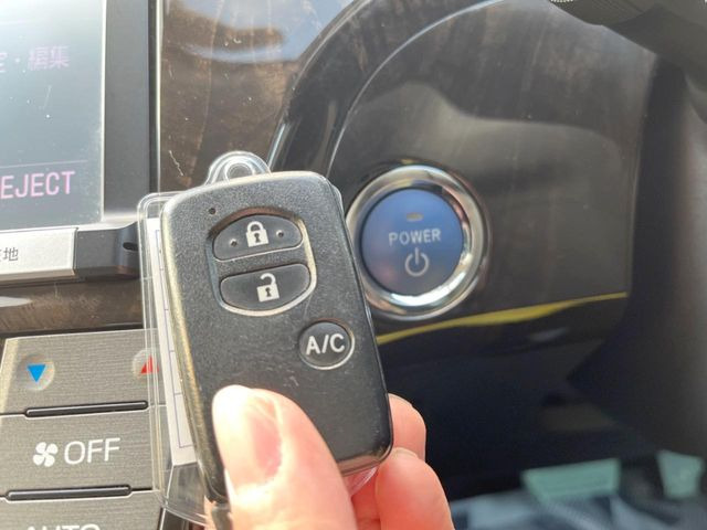 �y�X�}�[�g�L�[�z�J�o����|�P�b�g�ɓ��ꂽ�܂܂ł��h�A�̎{���E�������\�ȃX�}�[�g�L�[�𑕔��B�G���W���̃I���E�I�t�����J�M�����o���K�v����������Ƃ��Ă��֗��ł���