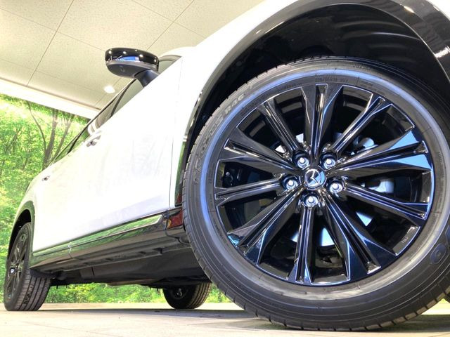 �y����19�C���`�A���~�z�C�[���z�O�ςɃ}�b�`���������A���~�z�C�[���𑕒����Ă���܂��B�e��ЊO�A���~�z�C�[����A�X�^�b�h���X�^�C�����戵�����Ă���܂��B���񂲑��k����������