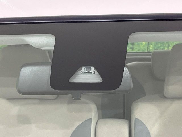 �y�X�}�[�g�A�V�X�g�z���s���ɑO���̎ԗ�����F�����A�Փ˂������Ȏ��͌x��ƃu���[�L�ŏՓˉ���Ɣ�Q�y�����A�V�X�g�B�����S�Ƀh���C�u�����y���݂��������܂��B