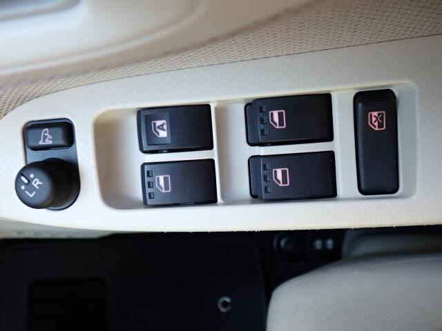 �d���i�[���h�A�~���[�E�p���[�E�B���h�E�������Ă��܂��B