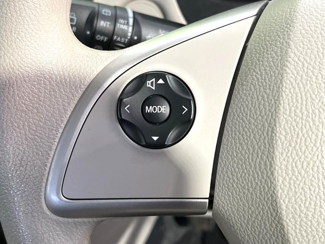 �y�X�e�A�����O�X�C�b�`�z�^�]���A�O������ڐ������炷���ƂȂ��A�I�[�f�B�I���̑��삪�\�ȕ֗��@�\!���S&���K�ȃh���C�u�����o���Ă���܂���