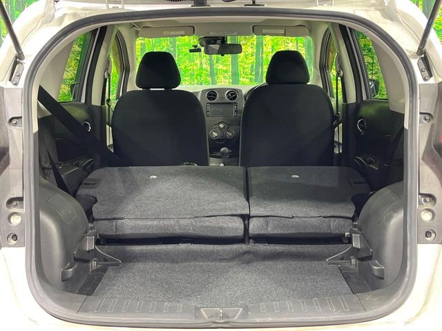 ���i�̂���������ʋ΁A���}���ɏ\���ȉ׎��X�y�[�X���m�ۂ��Ă���܂��B�Z�J���h�V�[�g��|���ƁA�傫�ȉו��̐ύڂ��\�ł���