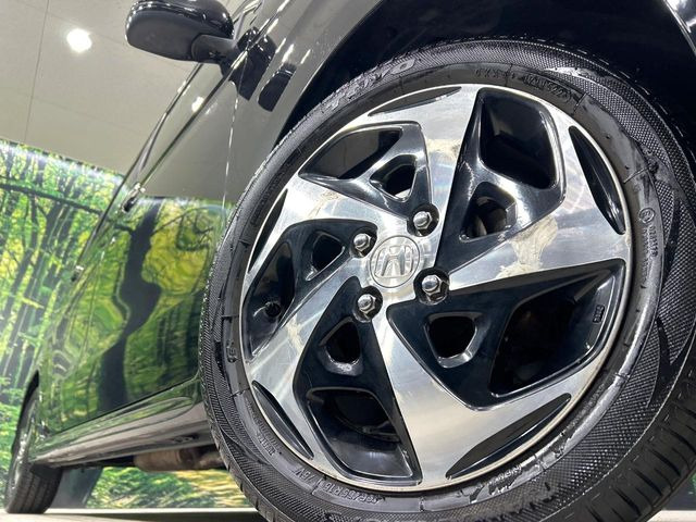 �y����15�C���`�A���~�z�C�[���z�O�ςɃ}�b�`���������A���~�z�C�[���𑕒����Ă���܂��B�e��ЊO�A���~�z�C�[����A�X�^�b�h���X�^�C�����戵�����Ă���܂��B���񂲑��k����������