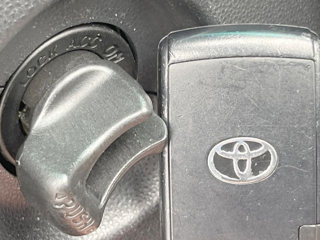 �y�X�}�[�g�L�[�z�J�o����|�P�b�g�ɓ��ꂽ�܂܂ł��h�A�̎{���E�������\�ȃX�}�[�g�L�[�𑕔��B�G���W���̃I���E�I�t�����J�M�����o���K�v����������Ƃ��Ă��֗��ł���