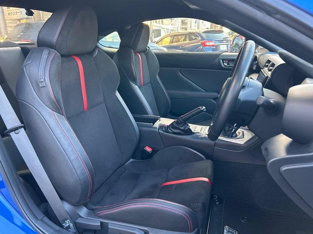 �y�n�[�t���U�[�V�[�g�z�������ƍ���S�n�𗼗������l�C�̃V�[�g���w�ʁE���ʂ̓X�G�[�h���ƂȂ��Ă���A���G��⊊��ɂ����ɗD��Ă��܂��B�C���╞���ɍ��E���ꂸ���K�ɂ���肢�������܂��B