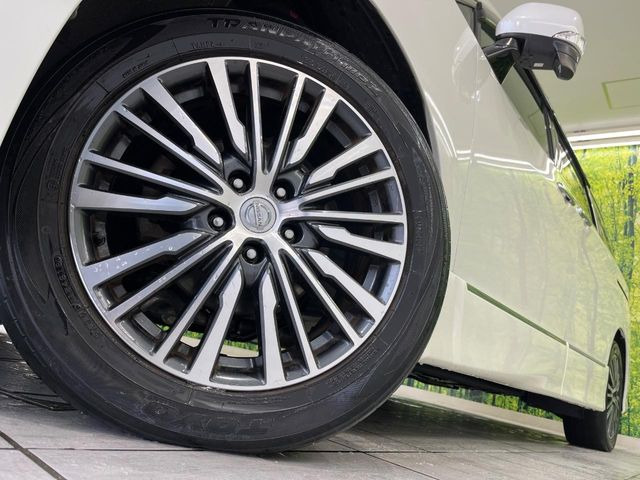 �y����18�C���`�A���~�z�C�[���z�O�ςɃ}�b�`���������A���~�z�C�[���𑕒����Ă���܂��B�e��ЊO�A���~�z�C�[����A�X�^�b�h���X�^�C�����戵�����Ă���܂��B���񂲑��k����������