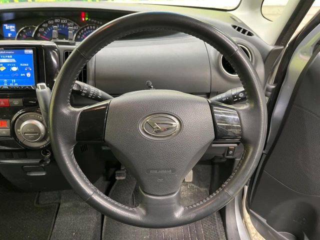 �y�����v�����X�e�A�����O�z�㎿�Ȋv���g�p���邱�ƂŁA��ɂ����������݂ƂĂ��^�]���₷���n���h���ł���