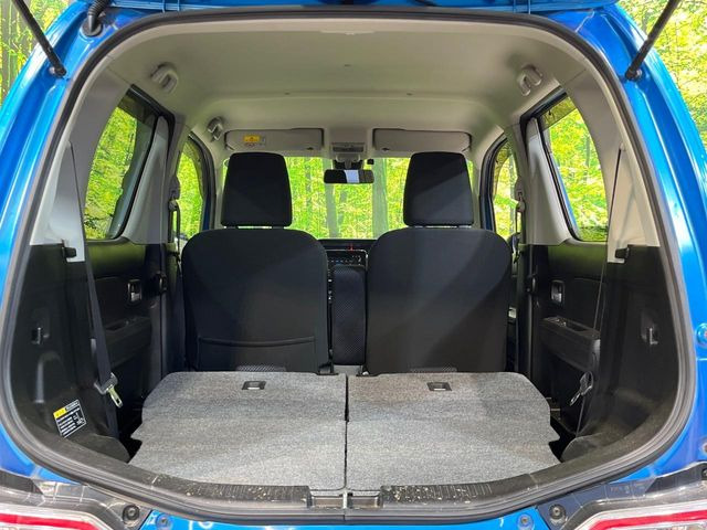 ���i�̂���������ʋ΁A���}���ɏ\���ȉ׎��X�y�[�X���m�ۂ��Ă���܂��B�Z�J���h�V�[�g��|���ƁA�傫�ȉו��̐ύڂ��\�ł���