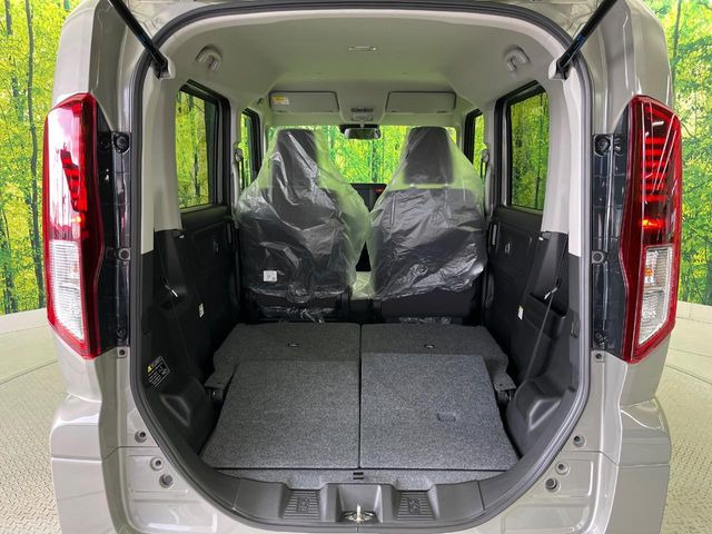 ���i�̂���������ʋ΁A���}���ɏ\���ȉ׎��X�y�[�X���m�ۂ��Ă���܂��B�Z�J���h�V�[�g��|���ƁA�傫�ȉו��̐ύڂ��\�ł���