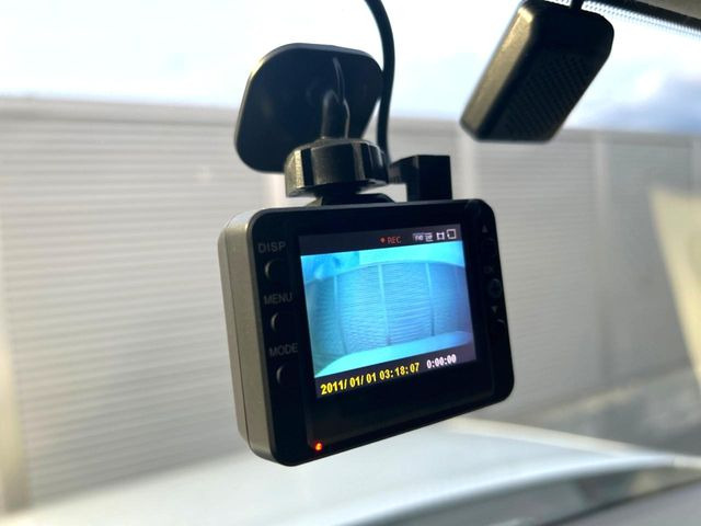 �y�h���C�u���R�[�_�[�z�h���C�u���R�[�_�[����!���s���͂������A������^�]�⎖�̂ɑ��������ہA�f���ŋL�^���A����̃��X�N�ɔ����܂��B���L�^�pSD�J�[�h�͂��q�l�����g�ł��������������K�v������܂��B