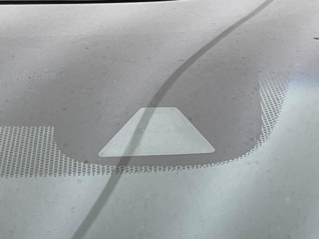 �y�z���_�Z���V���O�z���s���ɑO���̎ԗ�����F�����A�Փ˂������Ȏ��͌x��ƃu���[�L�ŏՓˉ���Ɣ�Q�y�����A�V�X�g�B�����S�Ƀh���C�u�����y���݂��������܂��B