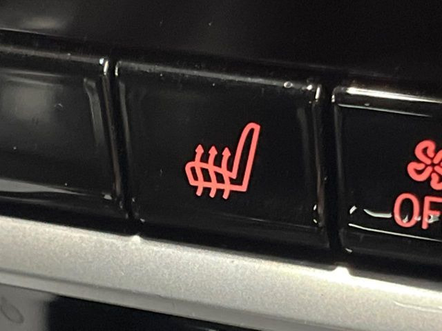 ���S�ȃV�[�g�q�[�^�[:���������ӂ�郌�U�[�V�[�g�ɁA�O�ȁE��ȂɃV�[�g�q�[�^�[�𓋍ڂ��Ă���܂��B