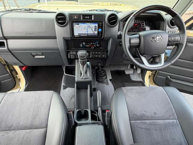 �g���^�����x�[�V�b�N�i�r�ETV�ECD�EDVD�E�u���[�g�D�[�X �o�b�N���j�^�[�B