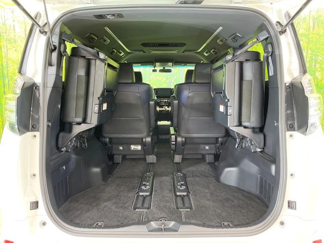 ���ڃV�[�g�͑O��X���C�h���\�ł��B���ɉ�����Α������L������������A�O�ɋl�߂�Α傫�ȃ��Q�b�W�X�y�[�X���m�ۂł��܂��B�V�[���ɉ����Ďg�������ł��邩��Ƃ��Ă��֗��ł���