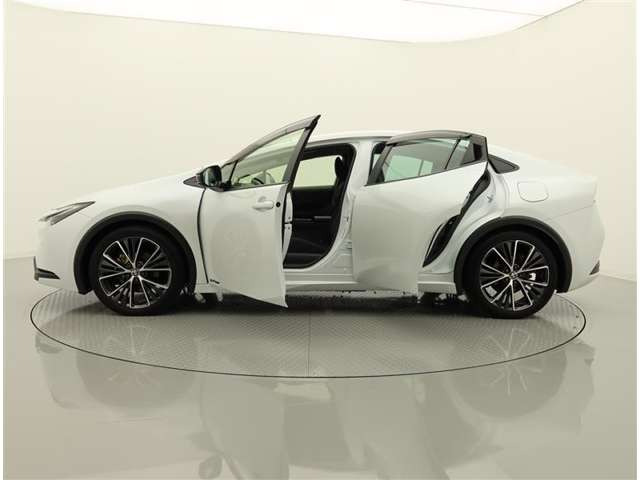 プリウス2.0 G E-Four 4WD