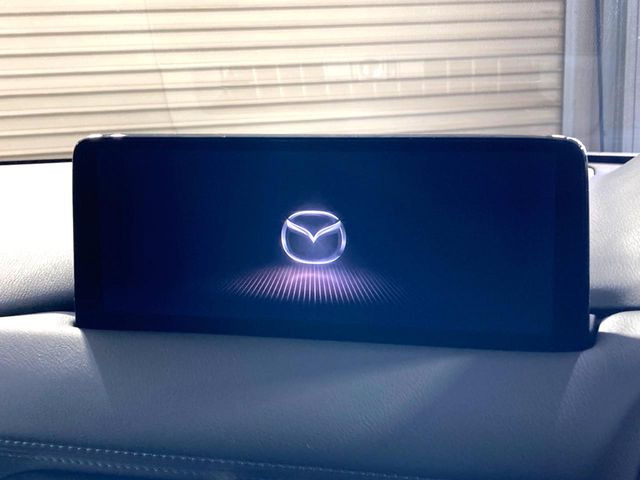 �y10.25�C���`�}�c�_�R�l�N�g�z�ԓ��̕��͋C�Ƀ}�b�`������^�f�B�X�v���C�B�X�}�z�ڑ��ł̃i�r�g�p��Bluetooth�Đ����A�l�X�ȋ@�\���y���߂܂��B�����I�ȃ_�C�������삪�\�ŁA�g��������ǍD�ł��B