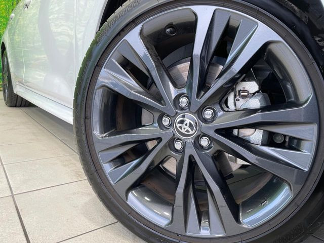 �y����17�C���`�A���~�z�C�[���z�O�ςɃ}�b�`���������A���~�z�C�[���𑕒����Ă���܂��B�e��ЊO�A���~�z�C�[����A�X�^�b�h���X�^�C�����戵�����Ă���܂��B���񂲑��k����������