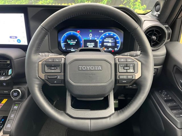 �y�����v�����X�e�A�����O�z�㎿�Ȋv���g�p���邱�ƂŁA��ɂ����������݂ƂĂ��^�]���₷���n���h���ł���