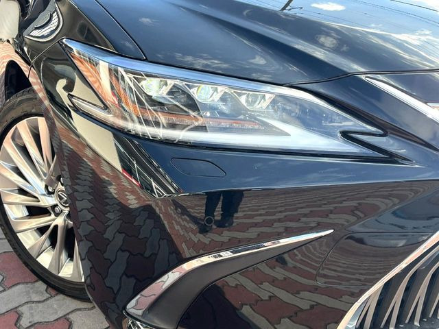 �y�O��LED�w�b�h���C�g�z�X�^�C���b�V���Ȍ����ڂ̎O��LED�w�b�h���C�g�𑕔���X�^�C�������łȂ��A��Ԃ̑��s�����E�ǍD�ň��S���Ă���肢�������܂��B