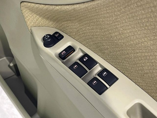 �y�d���i�[�~���[�z�T�C�h�~���[�͓d���i�[���ƂȂ��Ă���A�������ԏ�ł��L�Y�������X�N��}�����܂��B