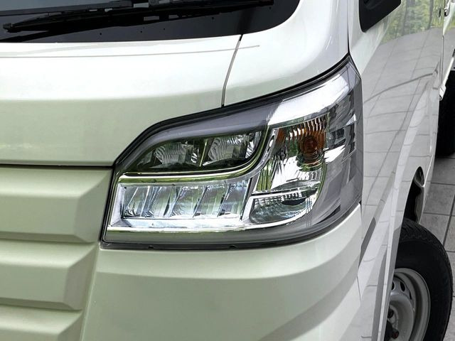 �yLED�w�b�h���C�g�z���V����ԑ��s�����ǍD�Ȏ��E���m�ۂ����S���ĉ^�]�ł��鍂�P�xLED�w�b�h���C�g�𑕔�!�_�����x�������A����d�͂��}�����Ă��܂��B