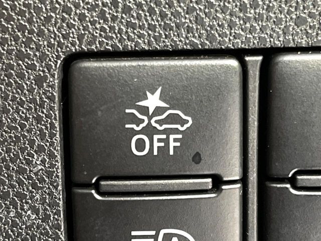 �y�X�}�[�g�A�V�X�g�z���s���ɑO���̎ԗ�����F�����A�Փ˂������Ȏ��͌x��ƃu���[�L�ŏՓˉ���Ɣ�Q�y�����A�V�X�g�B�����S�Ƀh���C�u�����y���݂��������܂��B